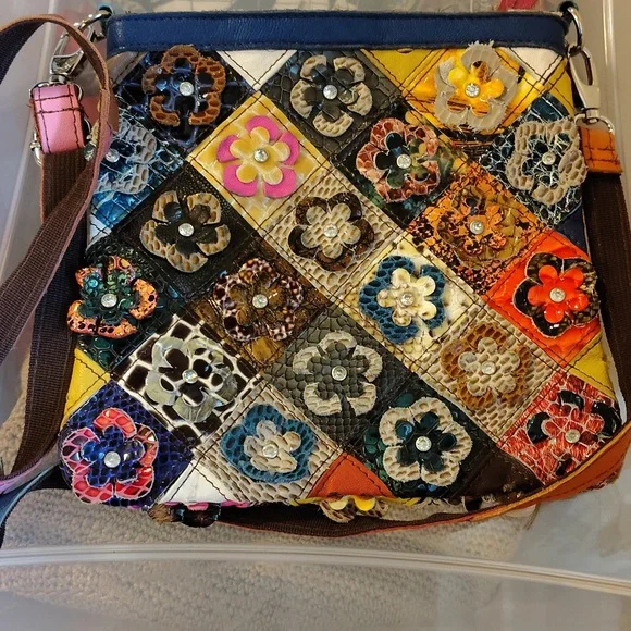 Boho Chic Flowered Multicolored Crossbody Bag. - Picture 3 of 3